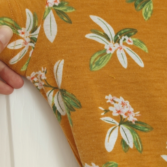 Aphratti Sundress - Picture 5 of 11